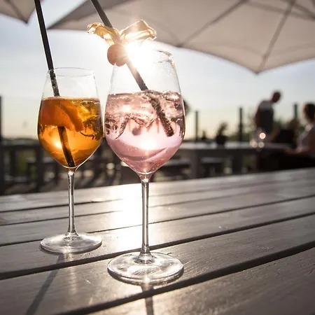 ホテル Aja Warnemuende